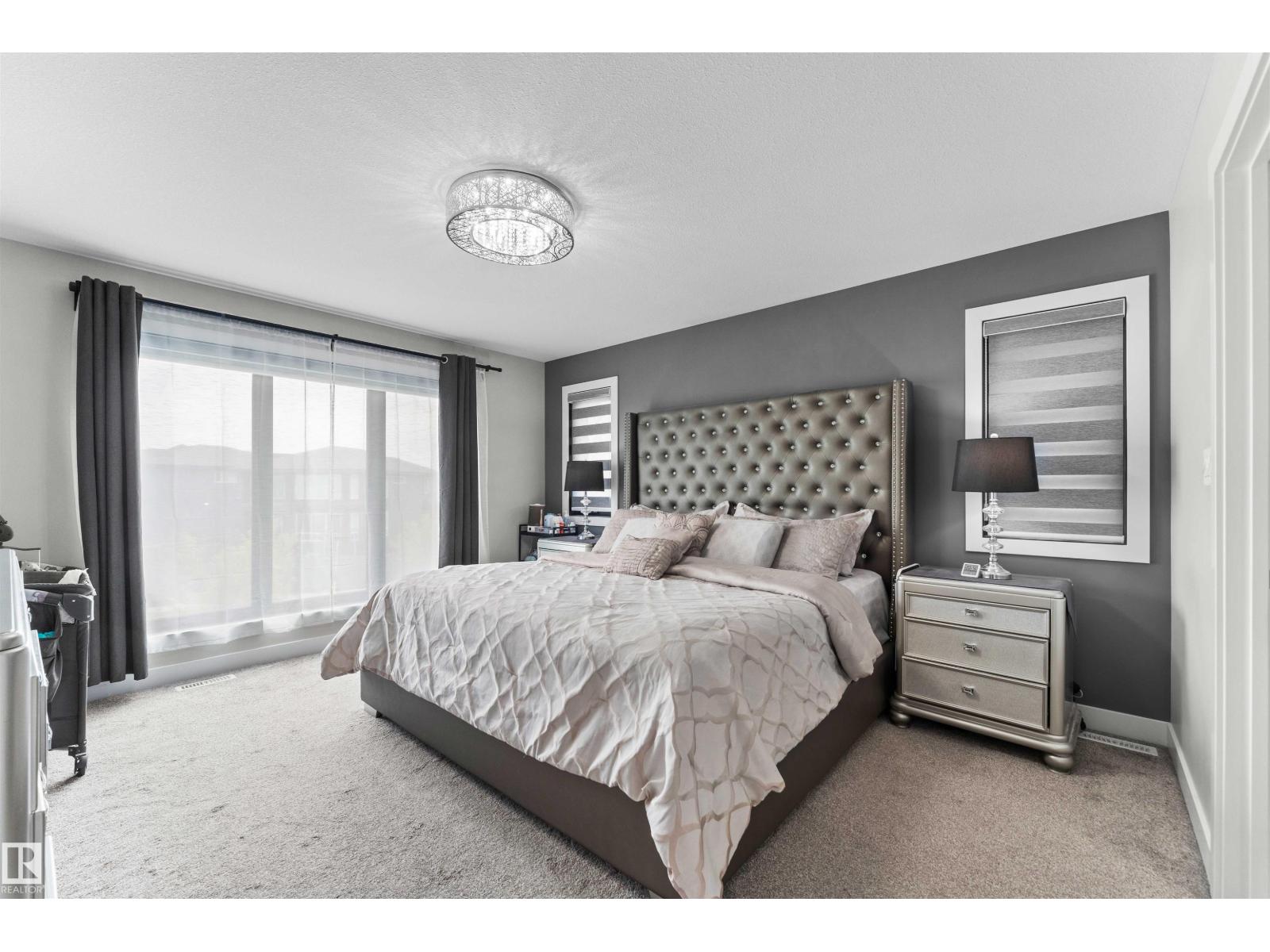 6813 KNOX LO SW, Edmonton