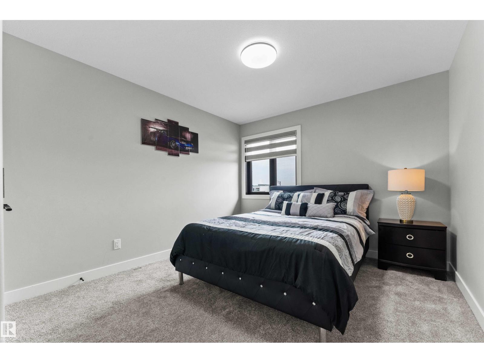 6813 KNOX LO SW, Edmonton