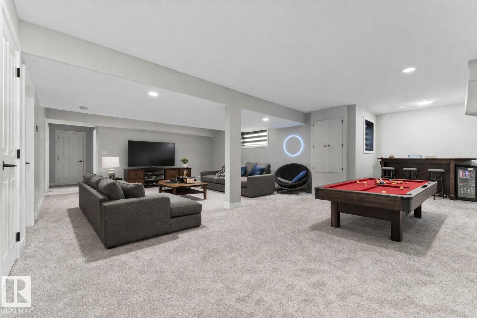 6813 KNOX LO SW, Edmonton