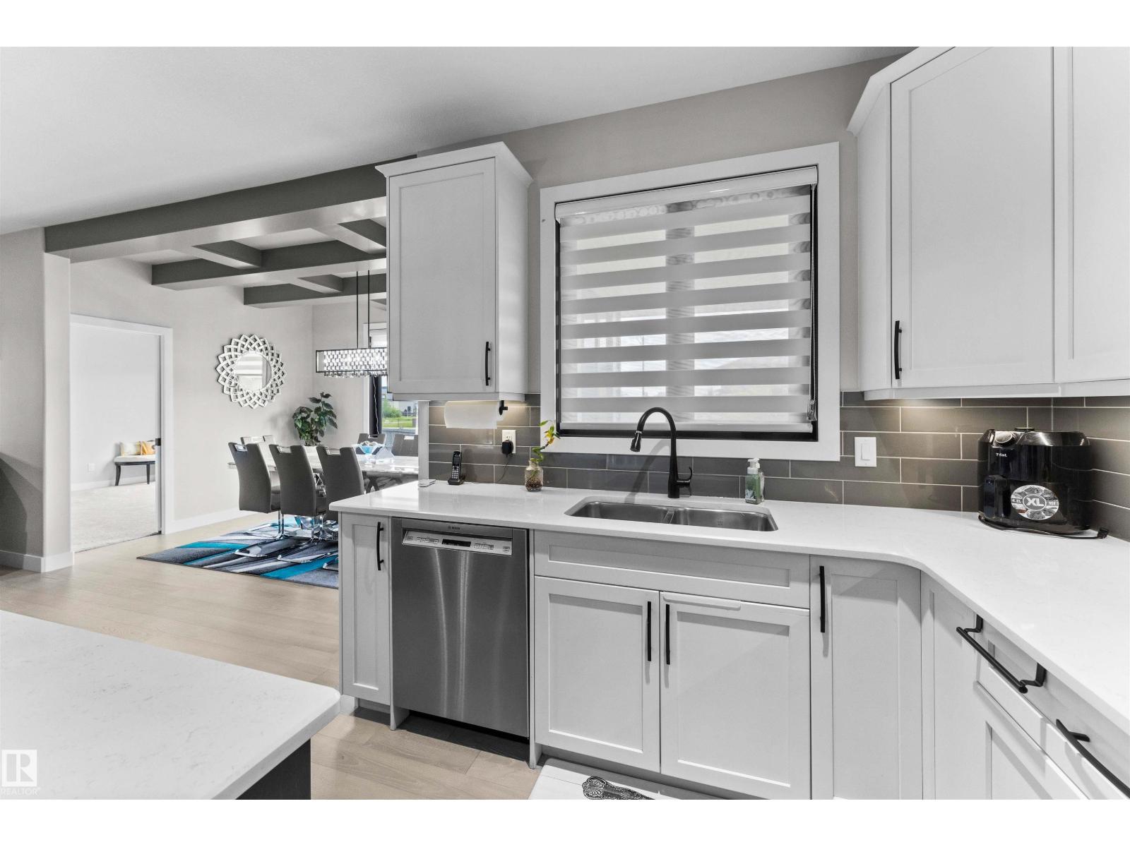 6813 KNOX LO SW, Edmonton