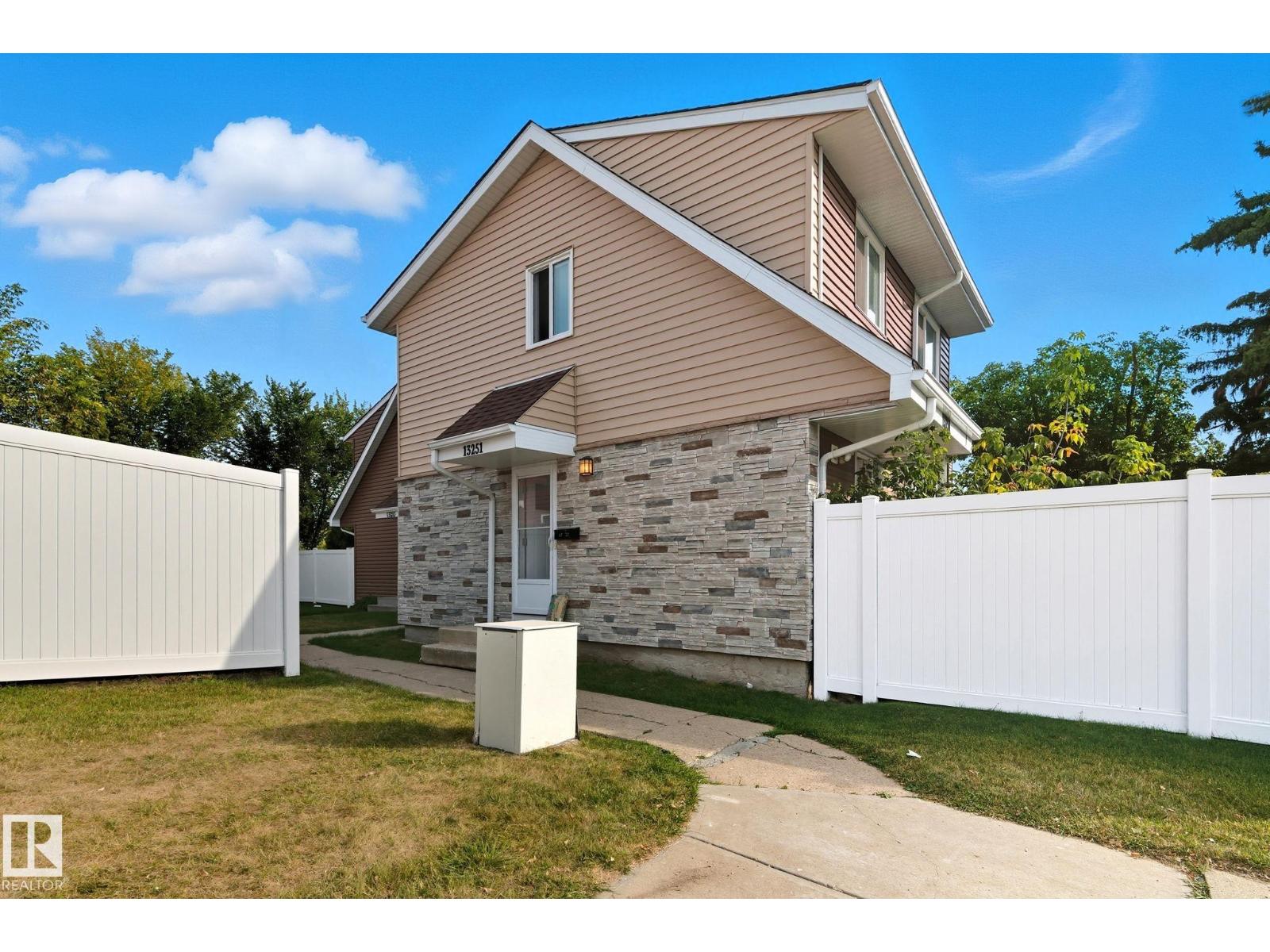 13251 47 ST NW - 3
