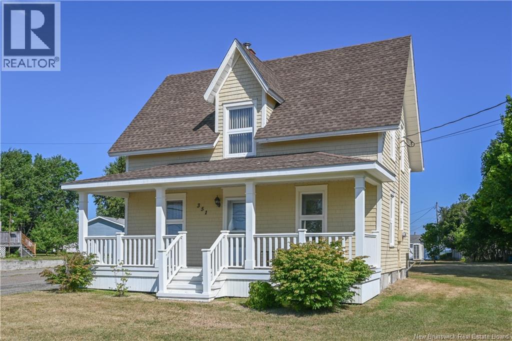 351 Saint-Pierre E. Boulevard - Photo 3 of 34, Caraquet, New Brunswick