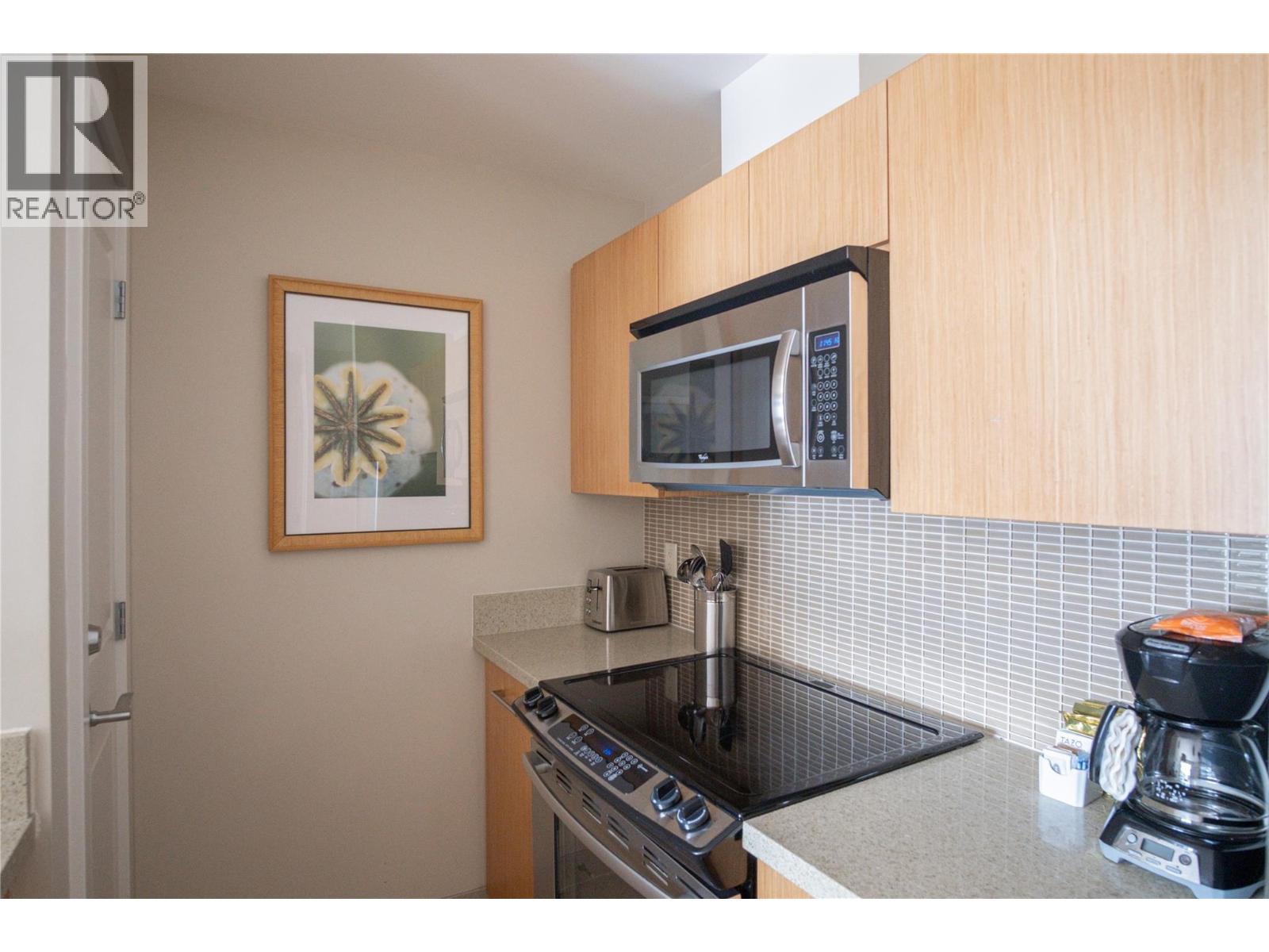 #117 15 Park Place - 13