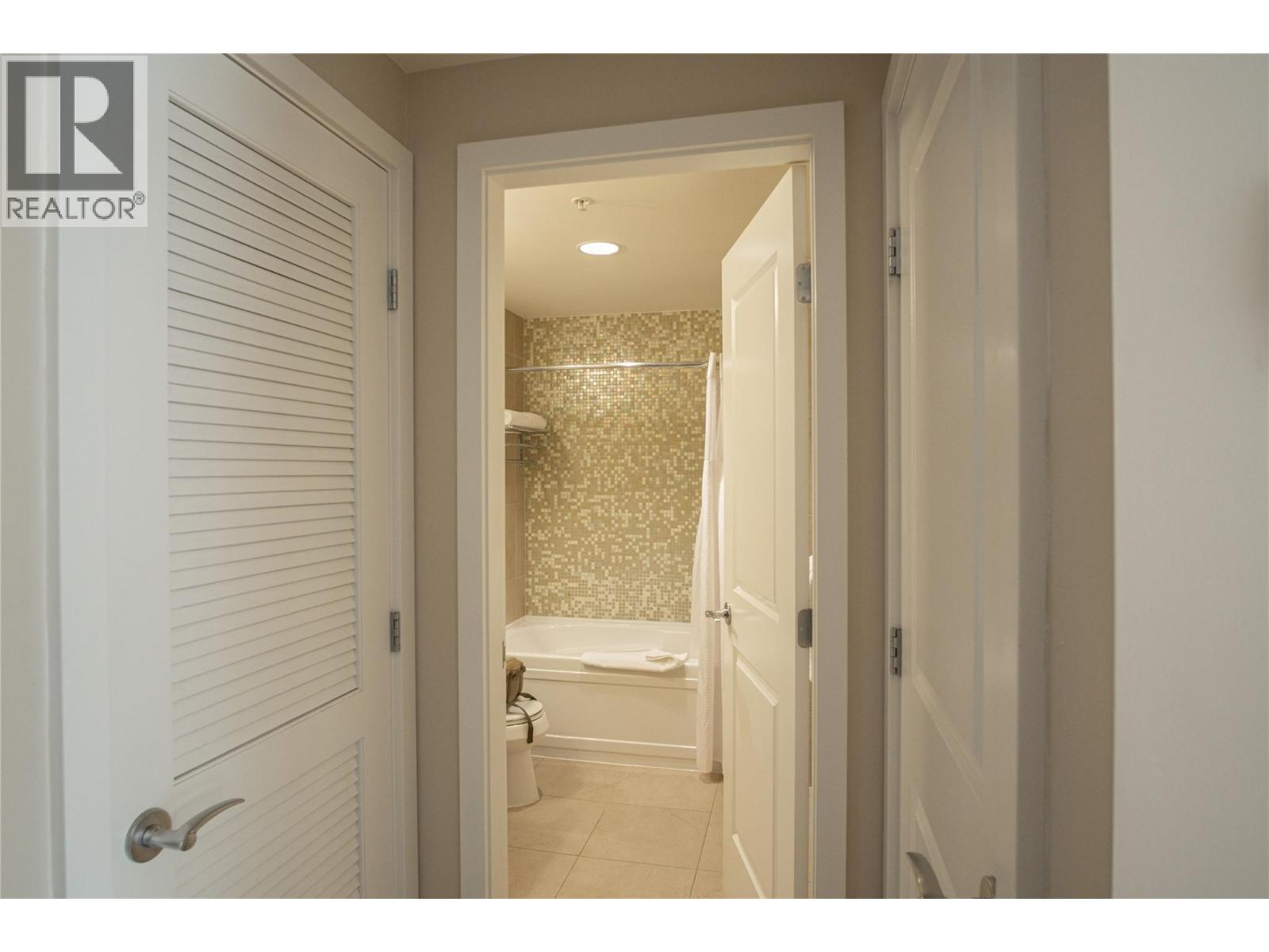 #117 15 Park Place - 15