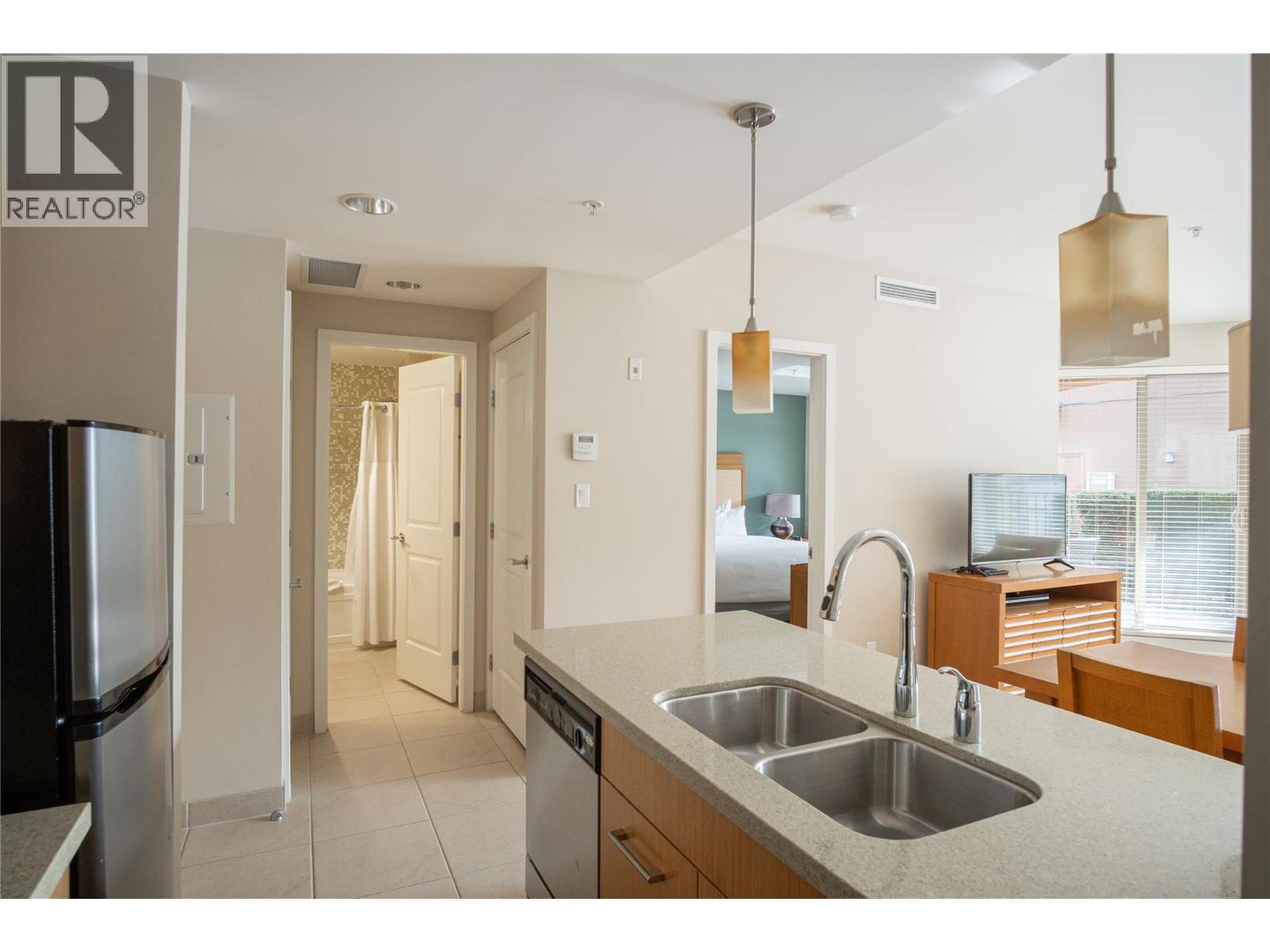 #117 15 Park Place - 14