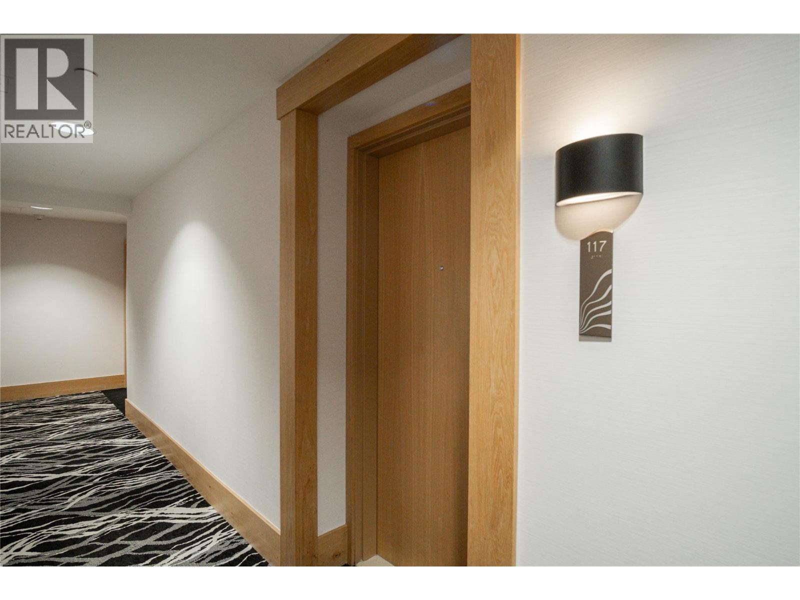 #117 15 Park Place - 30