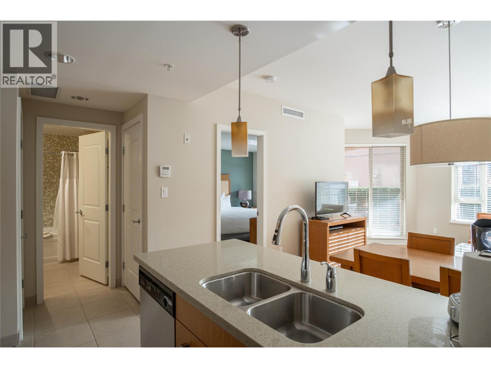 #117 15 Park Place - 5