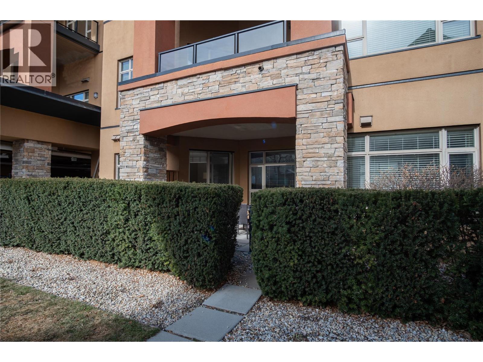 #117 15 Park Place - 28