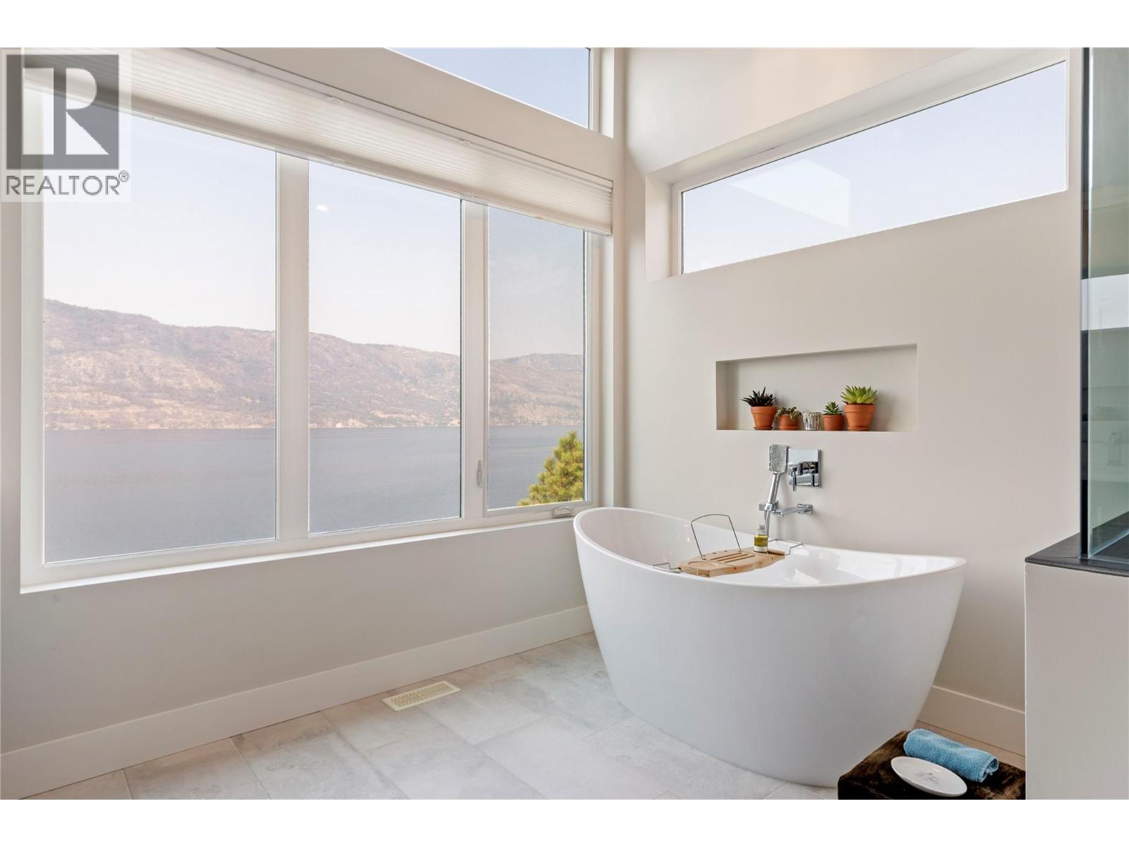 1526 Marble Ledge Drive, Lake Country