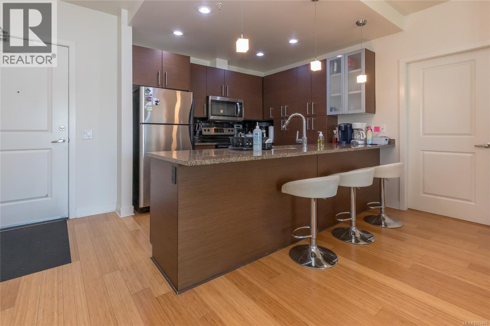 205 4394 West Saanich Road, Saanich