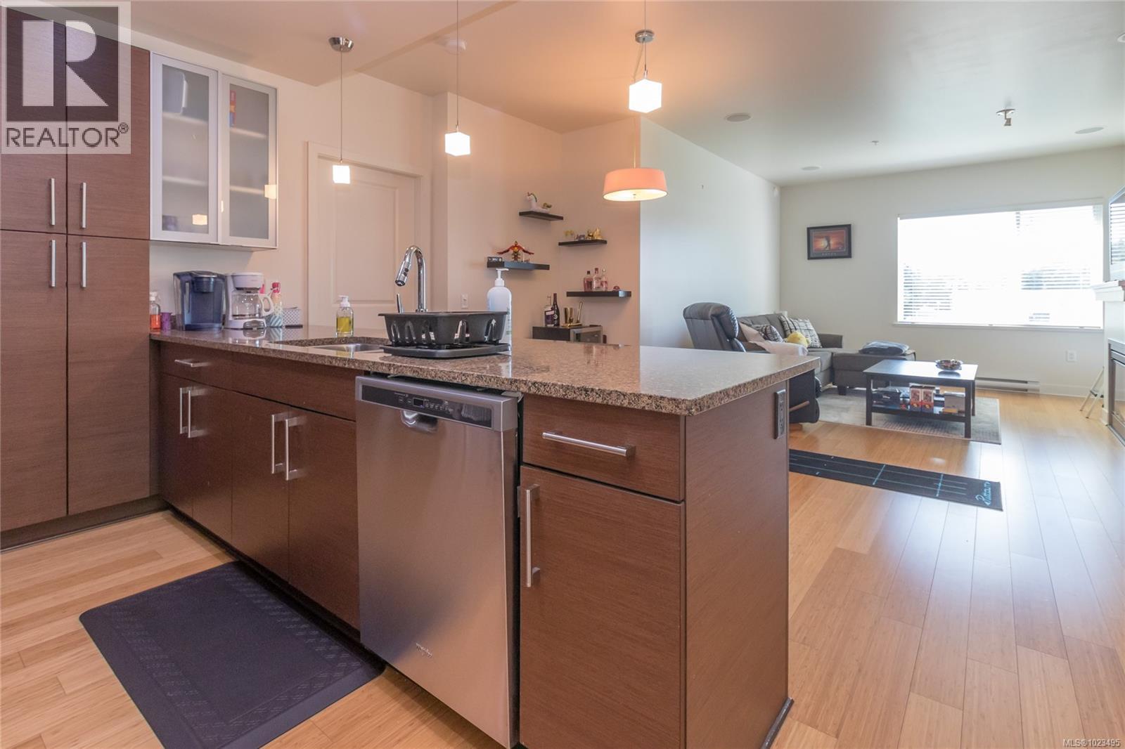 205 4394 West Saanich Road, Saanich