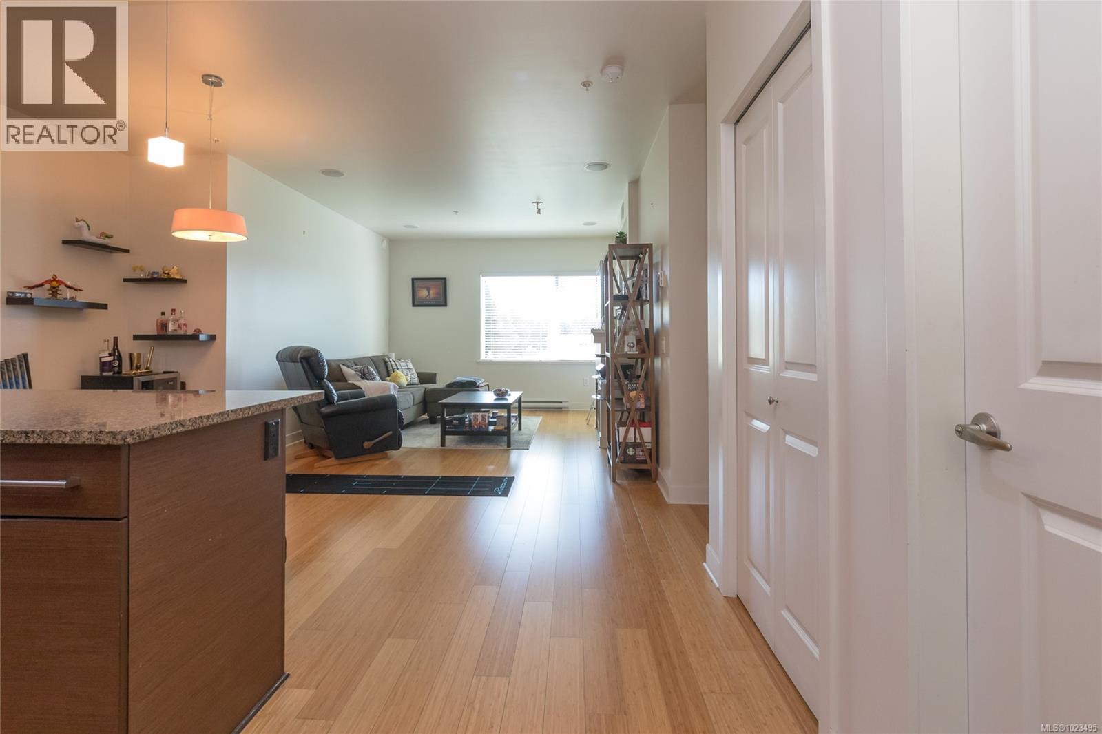 205 4394 West Saanich Road, Saanich