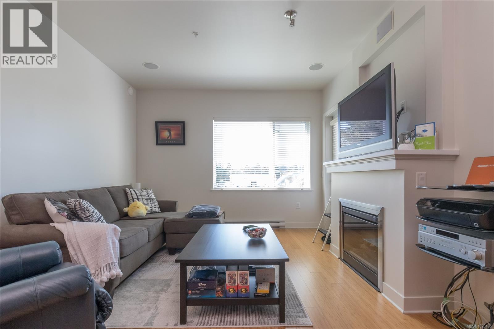 205 4394 West Saanich Road, Saanich