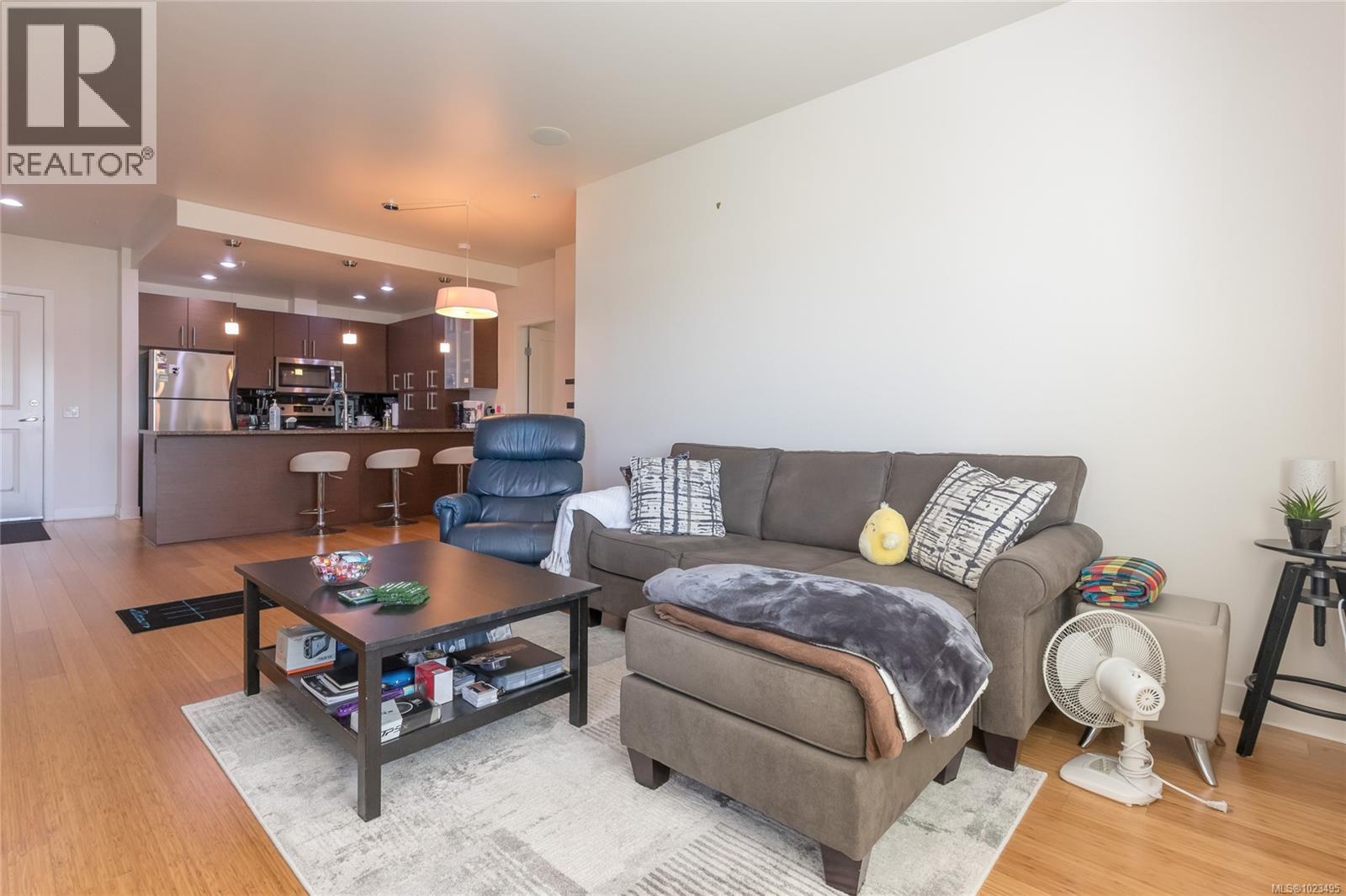 205 4394 West Saanich Road, Saanich