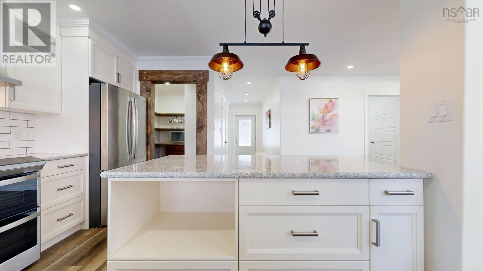 Property 3 of 40 of 6672 Highway 1