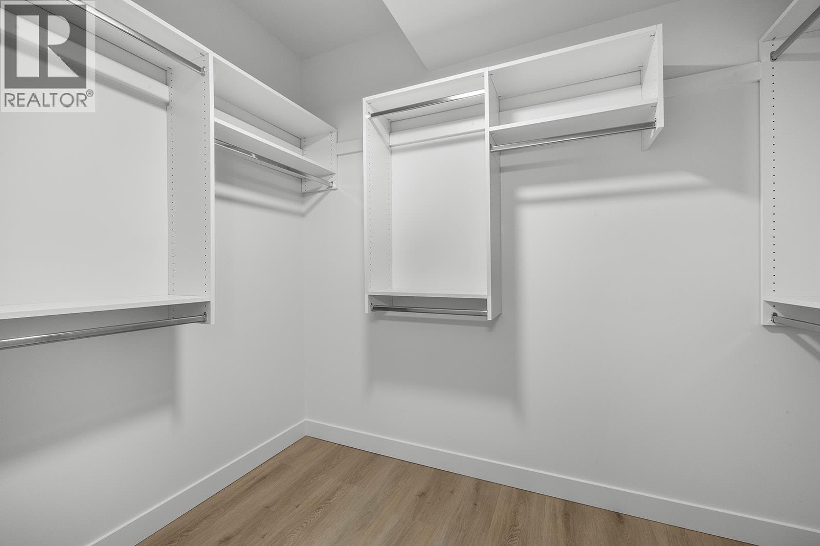 203 5300 Main Street, Kelowna