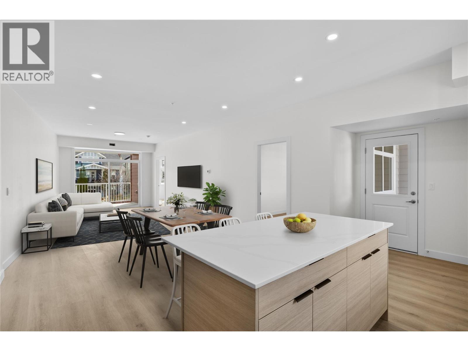 204 5300 Main Street, Kelowna