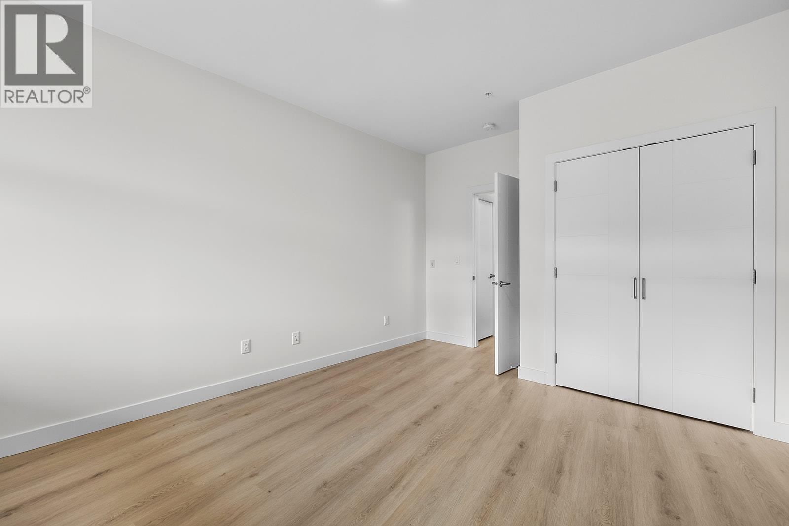 204 5300 Main Street, Kelowna