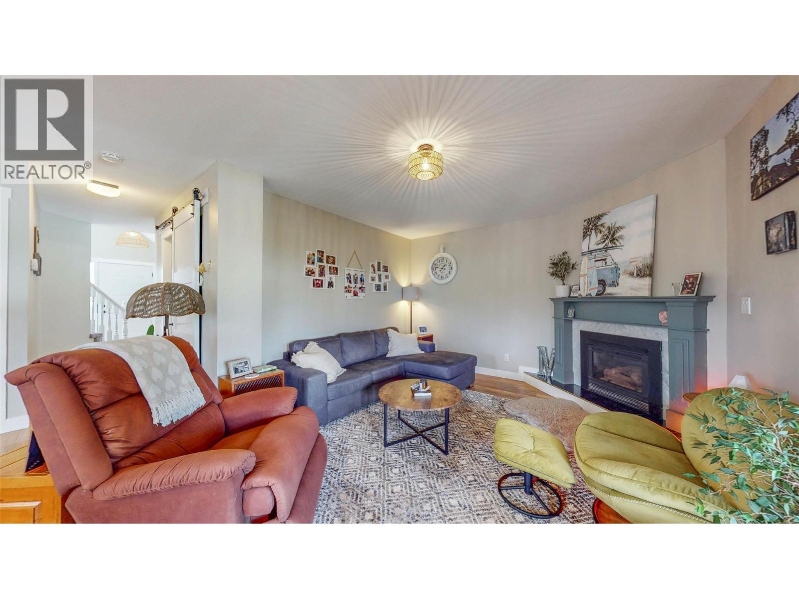 5896 Fairview Place, Oliver