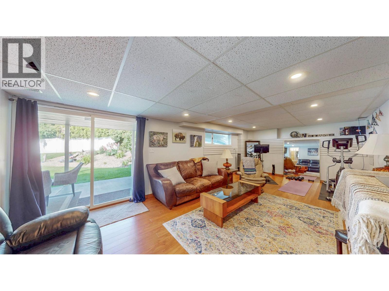 5896 Fairview Place, Oliver