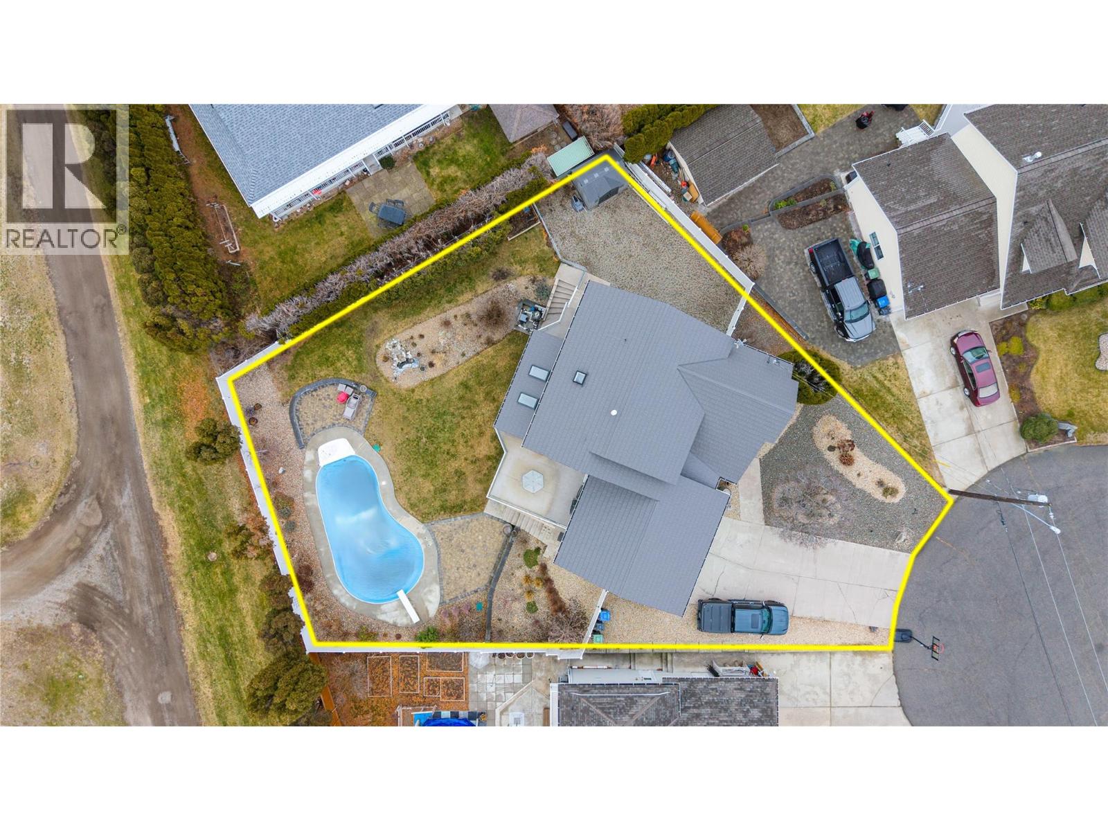 5896 Fairview Place, Oliver