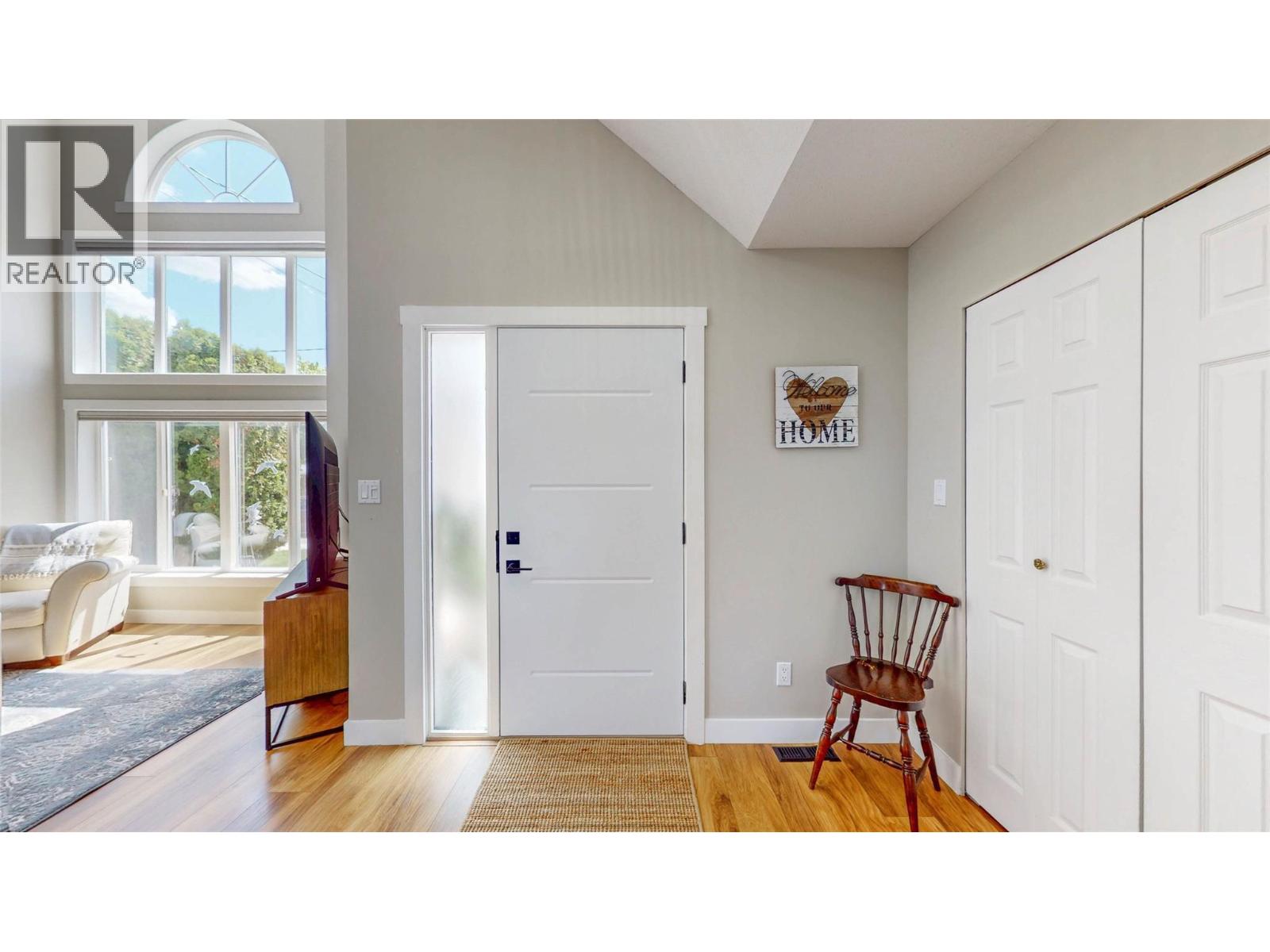 5896 Fairview Place, Oliver