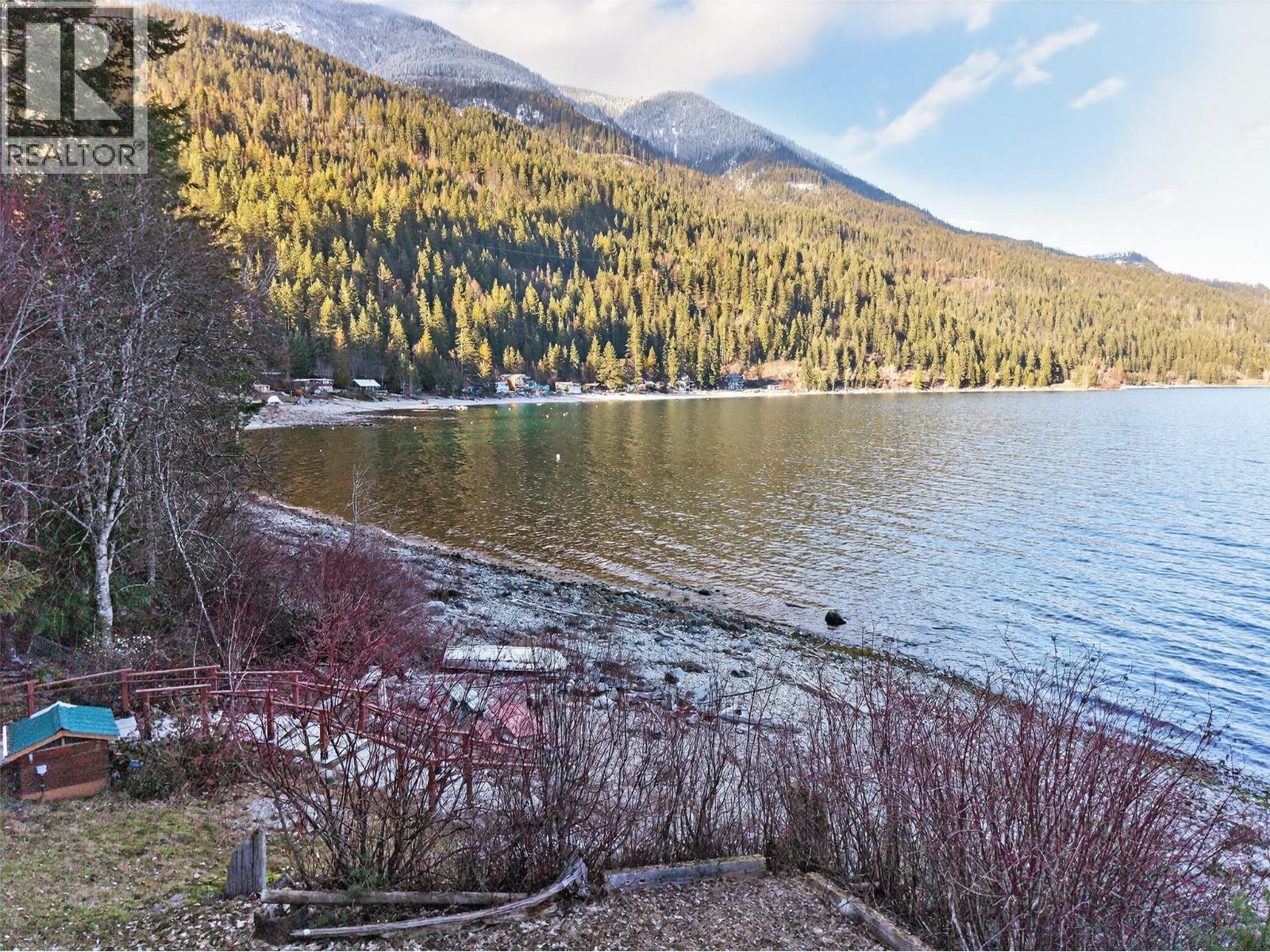 1294 Green Road, Balfour