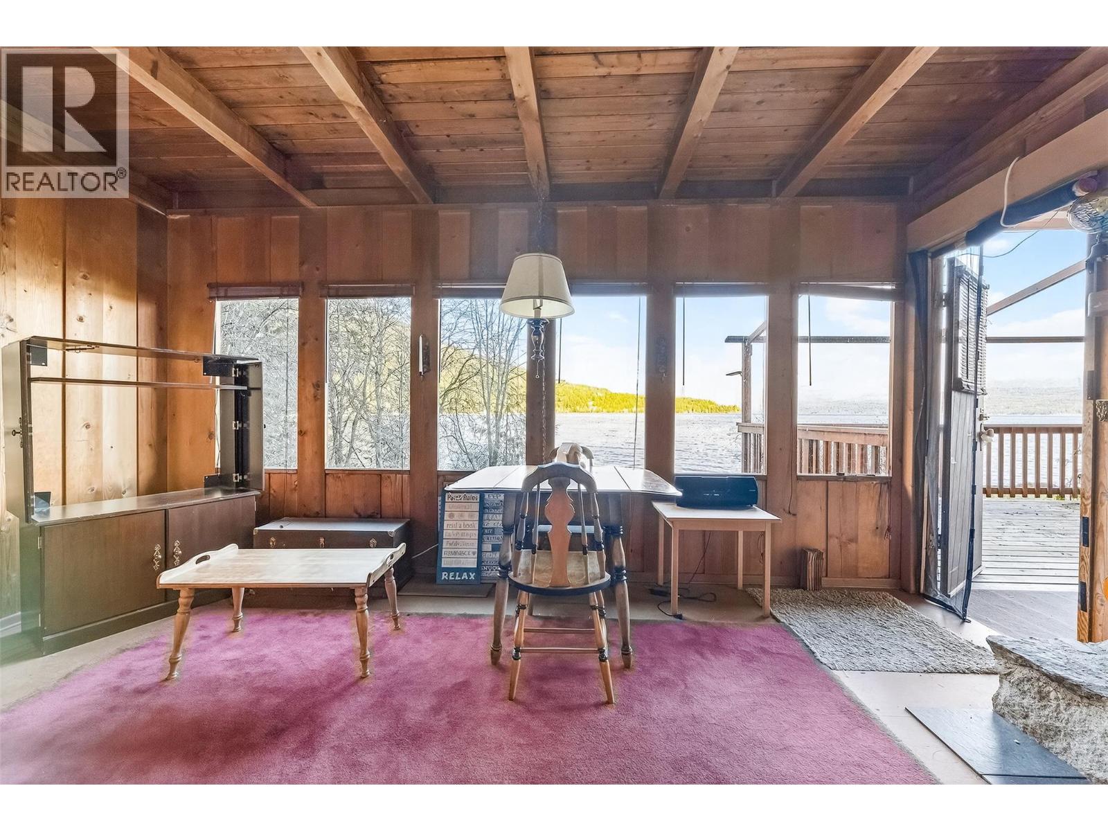 1294 Green Road, Balfour