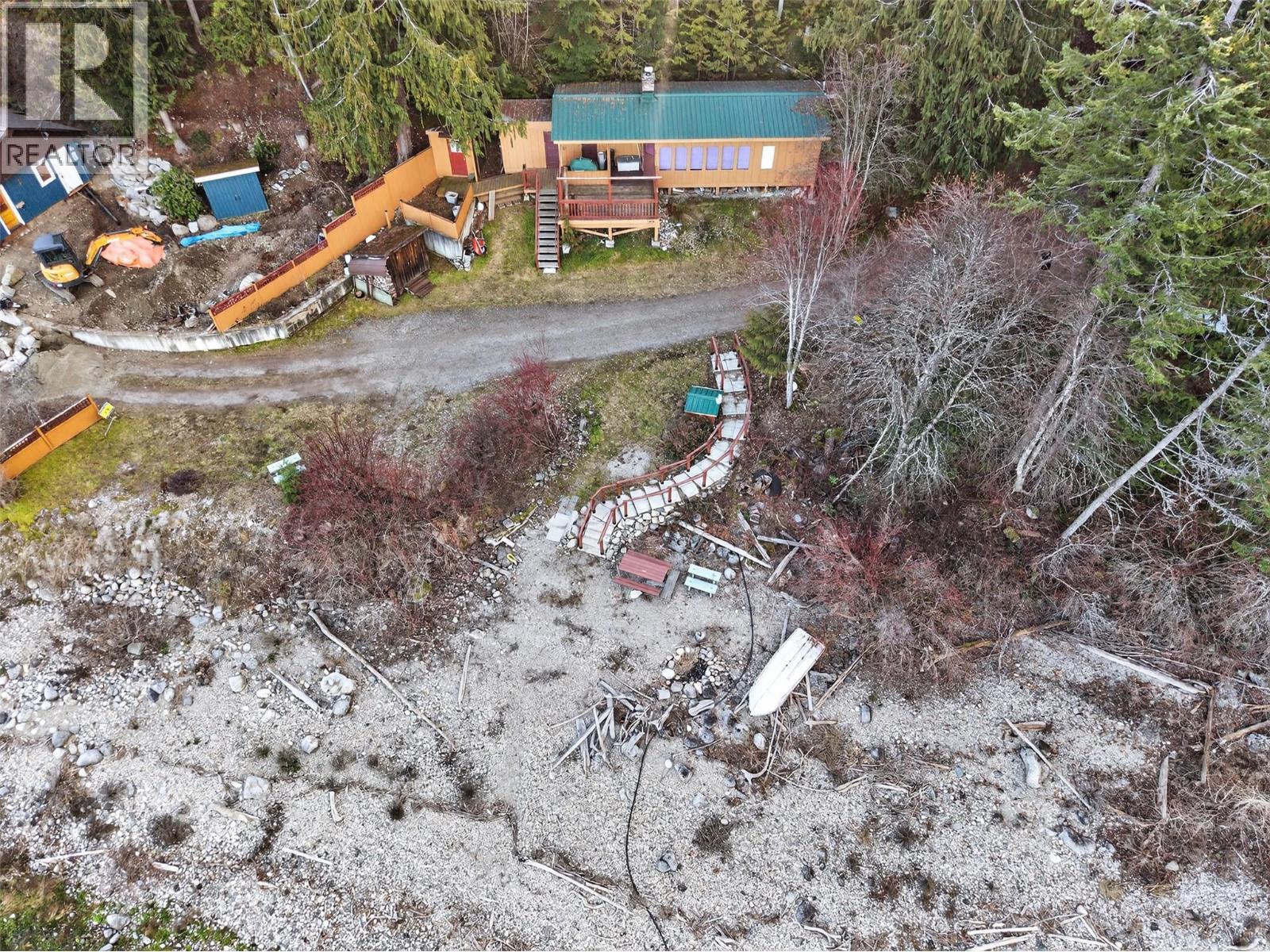 1294 Green Road, Balfour