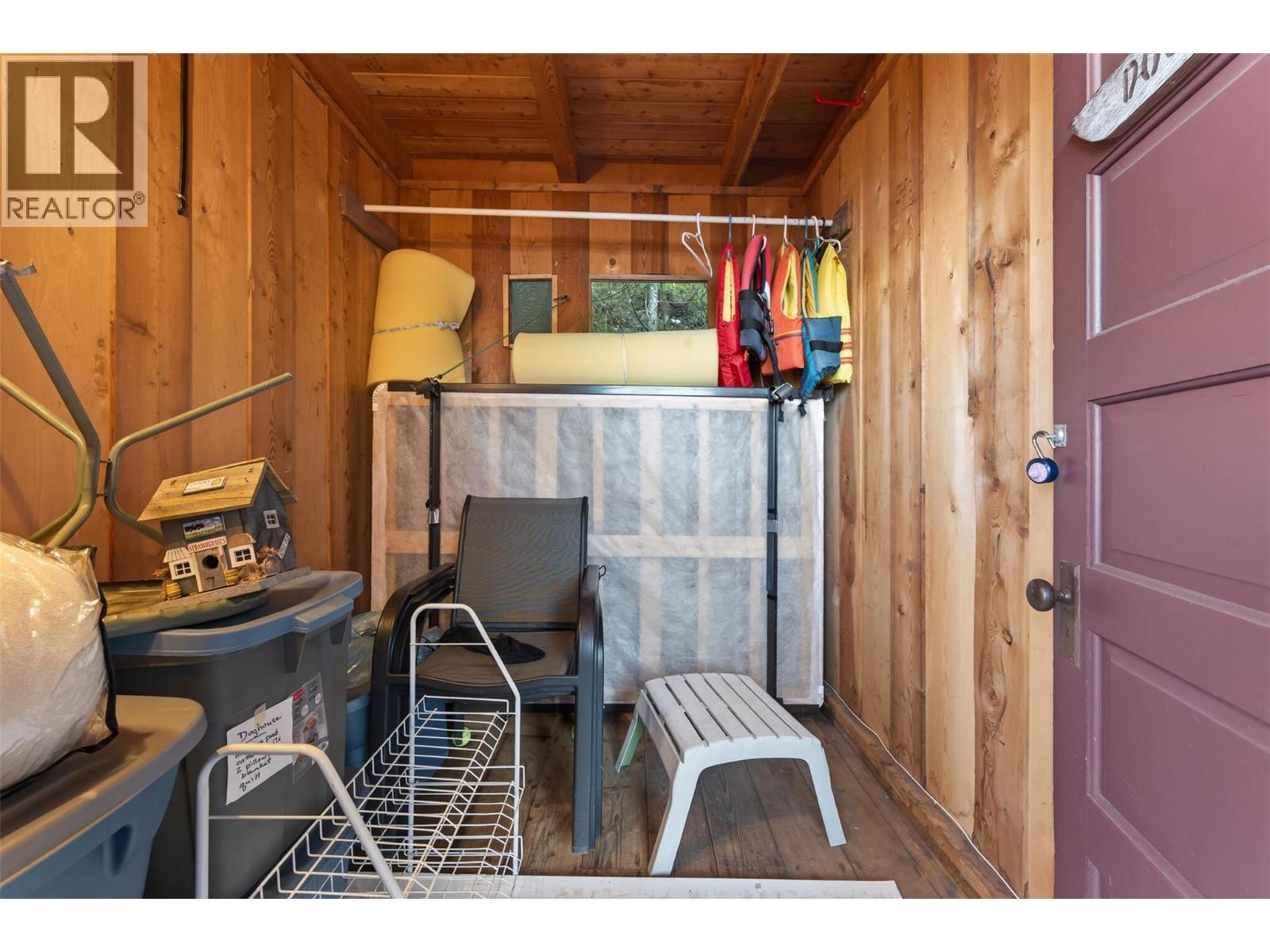 1294 Green Road, Balfour