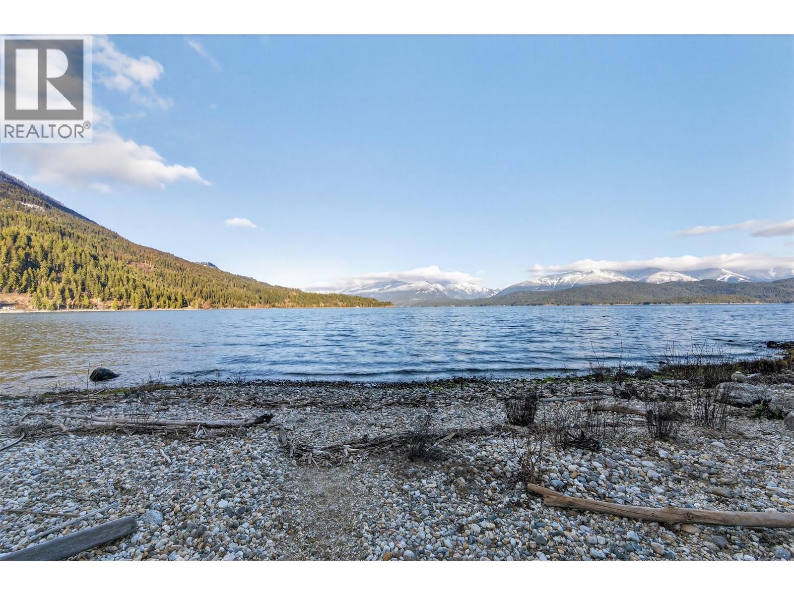 1294 Green Road, Balfour