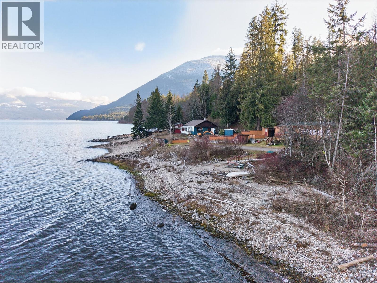 1294 Green Road, Balfour