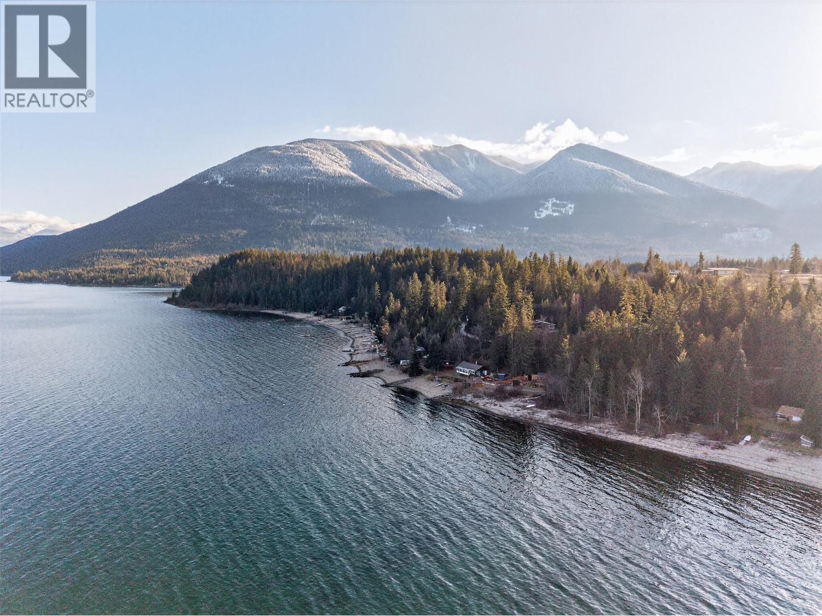 1294 Green Road, Balfour