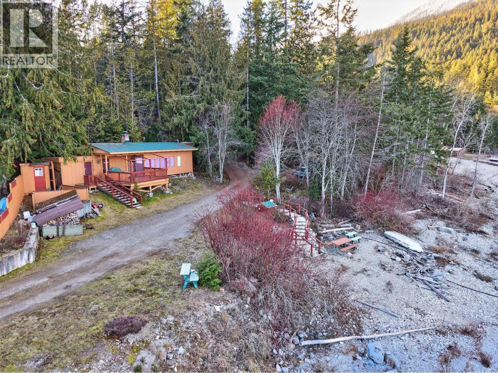 1294 Green Road, Balfour