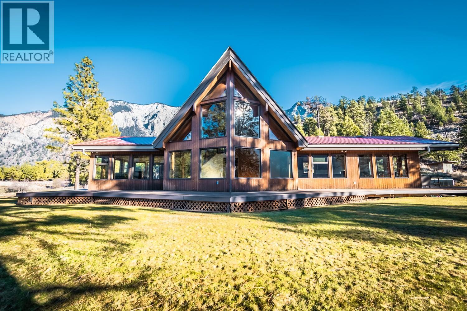 150 Pine Ridge Road, Lillooet