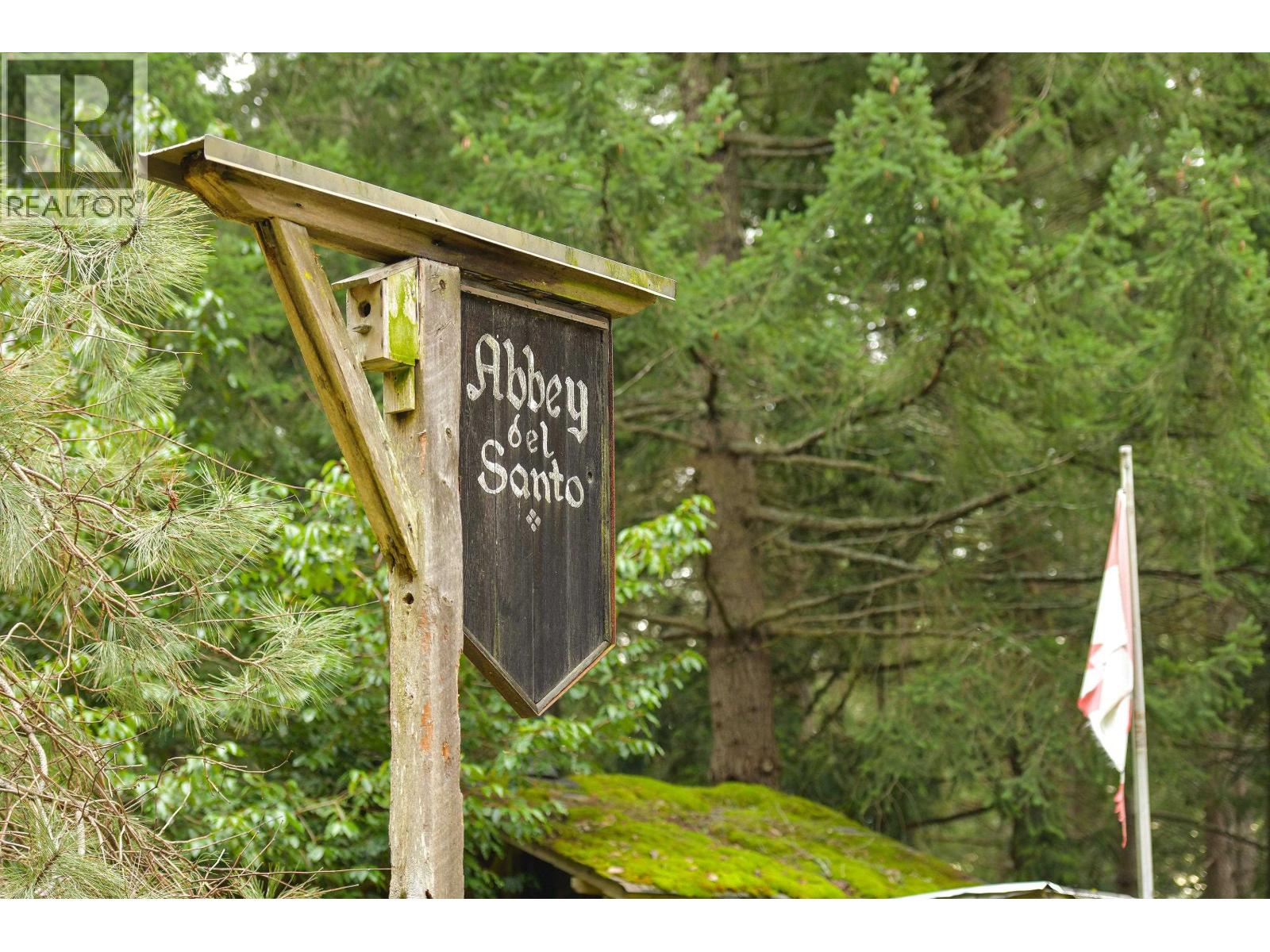 416 WOOD DALE DRIVE, Mayne Island