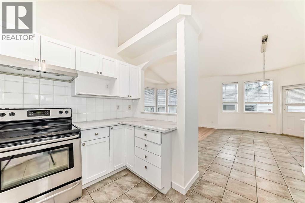 Single Family House 4 Level for Sale in  Martha