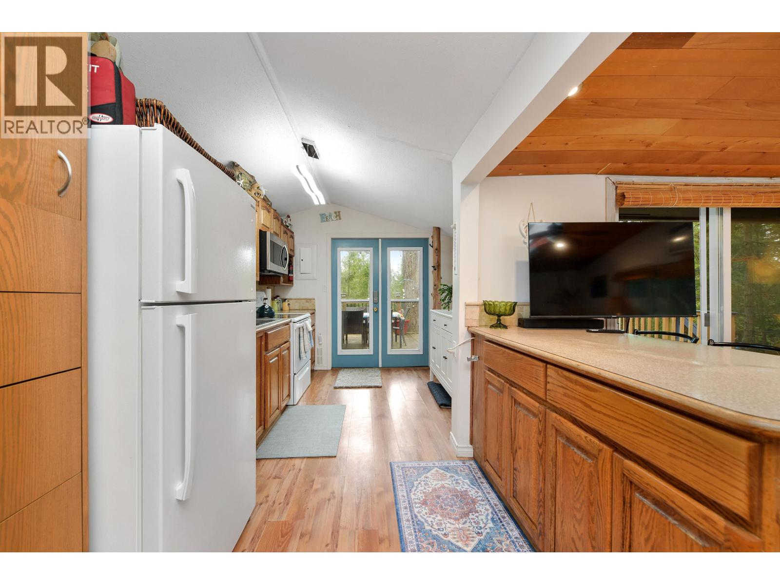 493 ABBOTT ROAD, Mayne Island