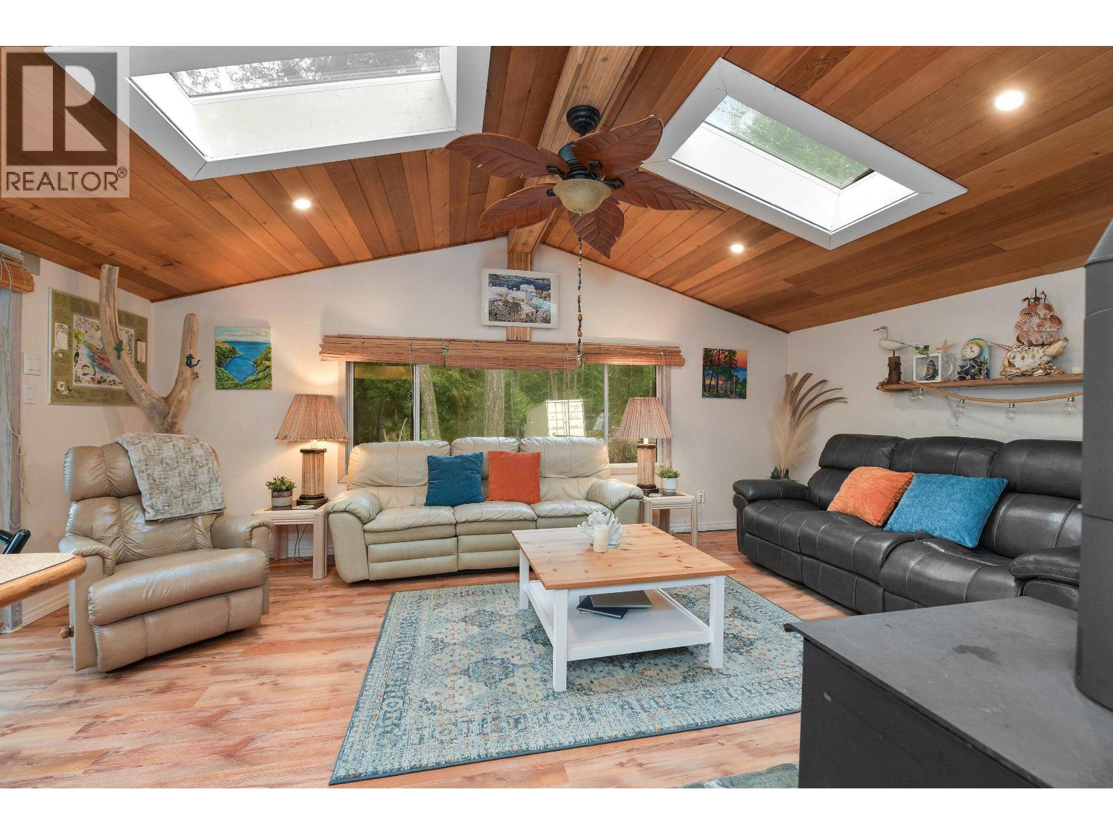 493 ABBOTT ROAD, Mayne Island