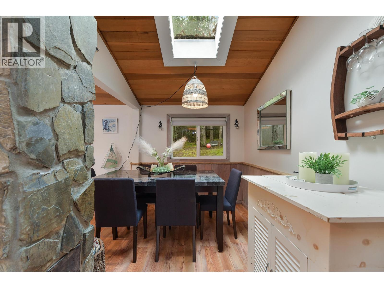 493 ABBOTT ROAD, Mayne Island
