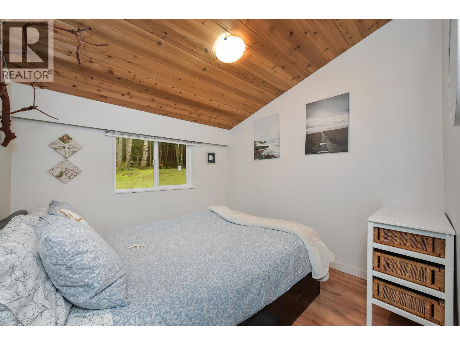 493 ABBOTT ROAD, Mayne Island