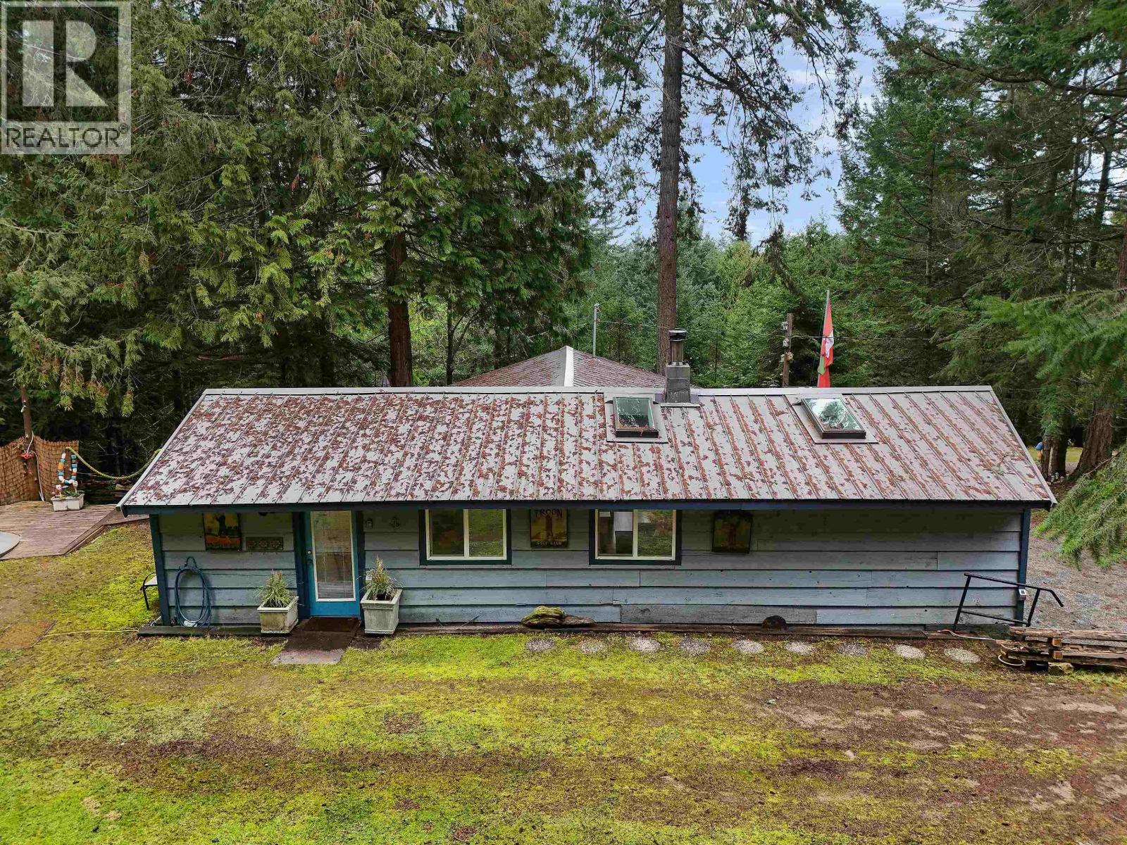 493 ABBOTT ROAD, Mayne Island