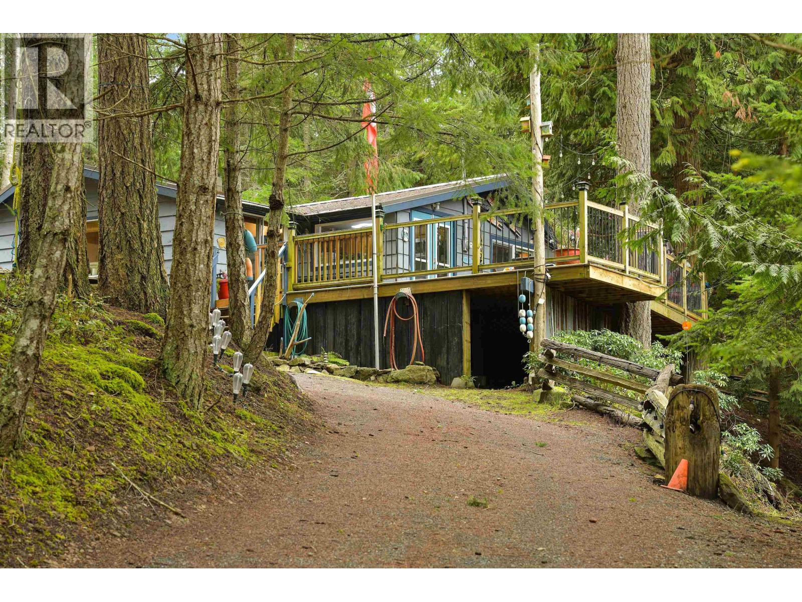 493 ABBOTT ROAD, Mayne Island