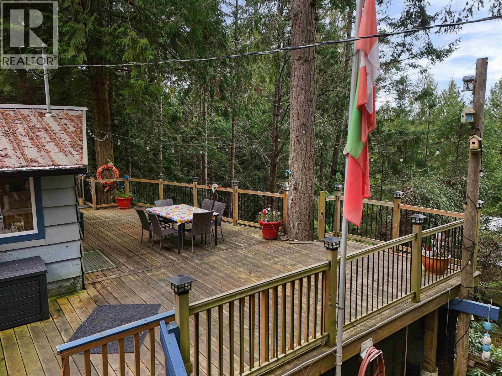 493 ABBOTT ROAD, Mayne Island