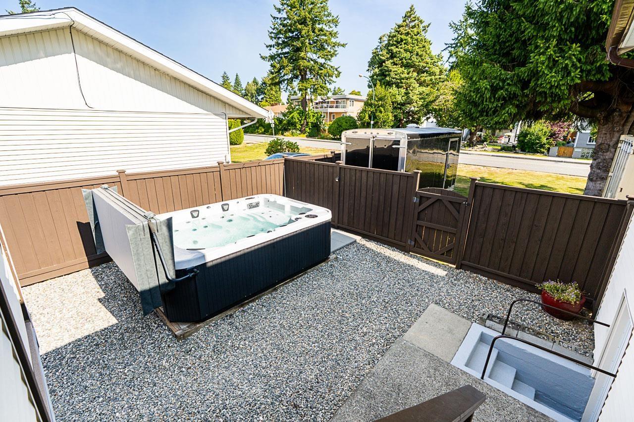 1033 CYPRESS STREET, White Rock