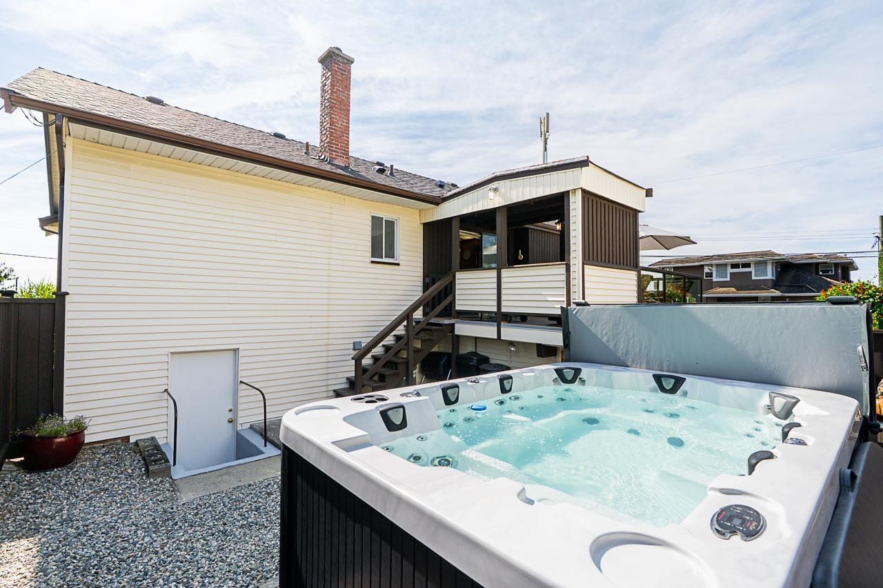 1033 CYPRESS STREET, White Rock