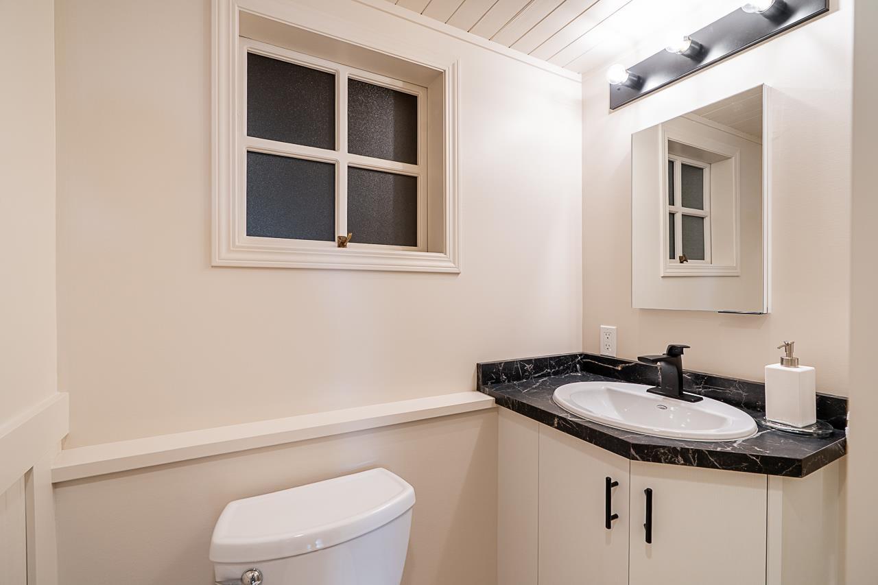 1033 CYPRESS STREET, White Rock