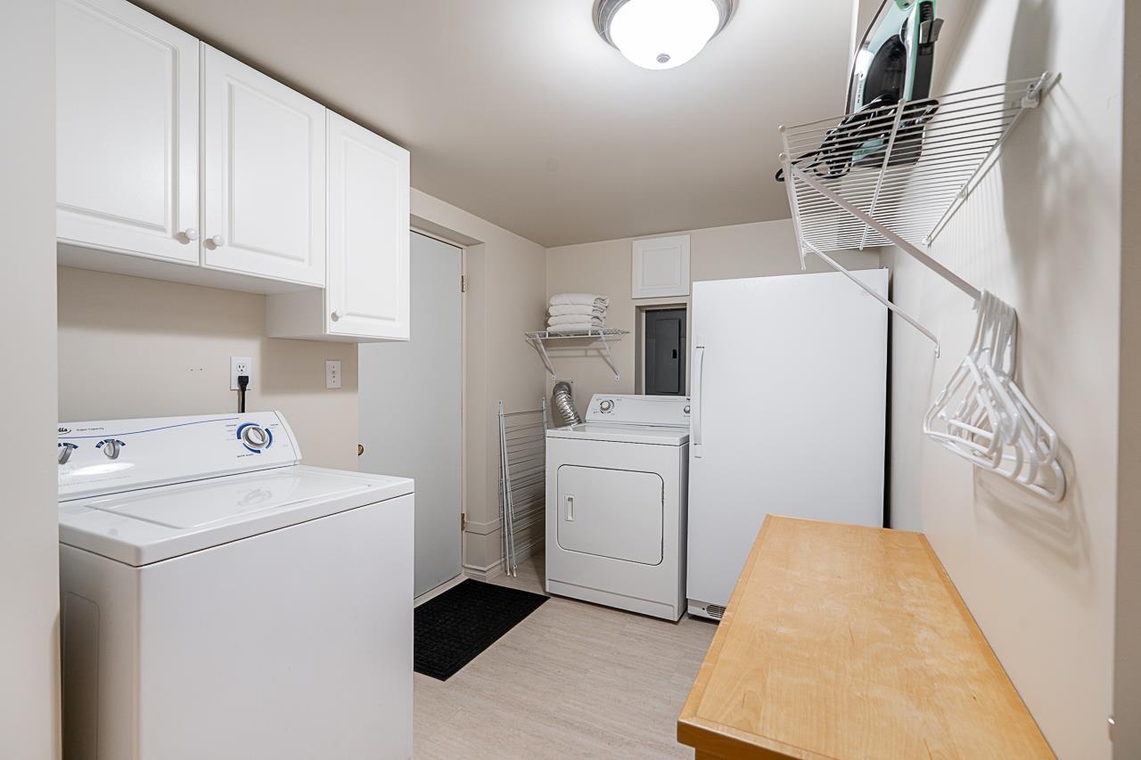 1033 CYPRESS STREET, White Rock