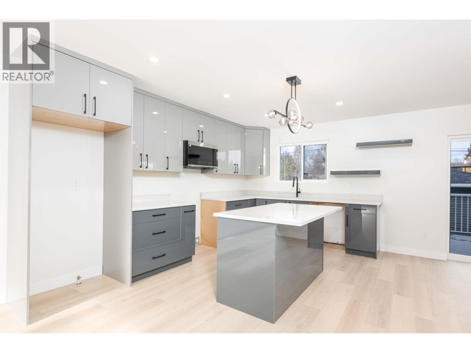 1988 12TH AVENUE - 9