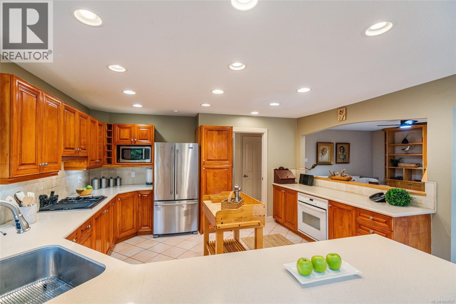 3383 Rockhampton Rd, Nanoose Bay